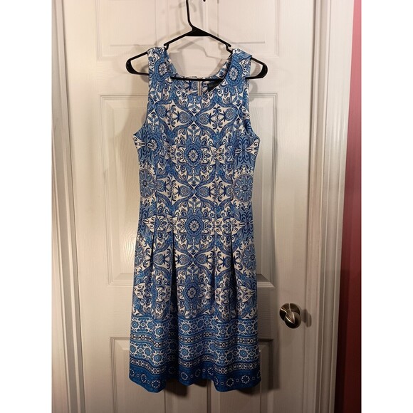 Gabby Skye Dress Size 12 Blue And White Sleeveless - Picture 2 of 8